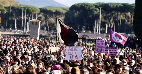 Violenza Sulle Donne Cartello Contro L Avvocato Di Turetta I