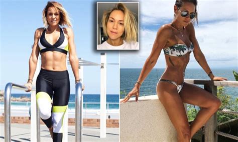 5 Hot Sexy Leah Simmons Bikini Pics