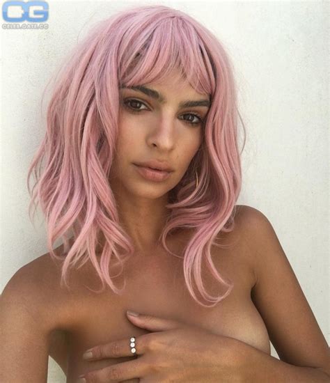 Emily Ratajkowski Nude Pictures Onlyfans Leaks Playboy Photos Sex Scene Uncensored