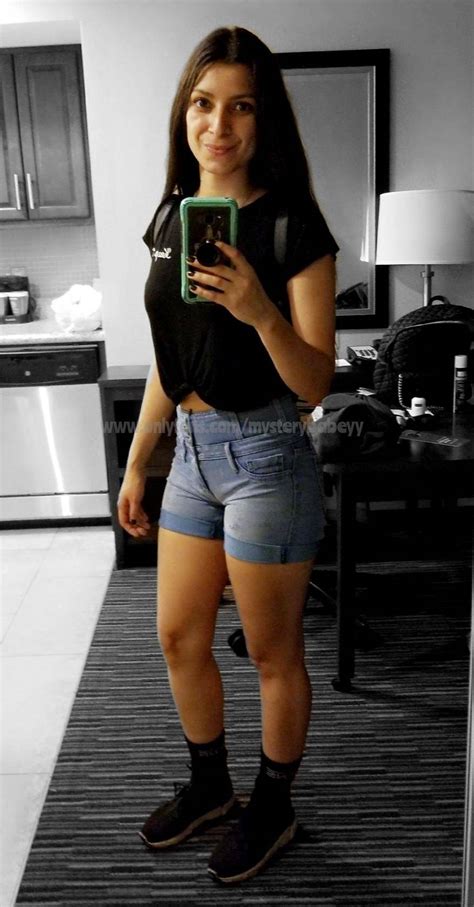 Too Hot To Wear Makeup Today But Still Feeling Fly Af Stay Hydrated F Scrolller