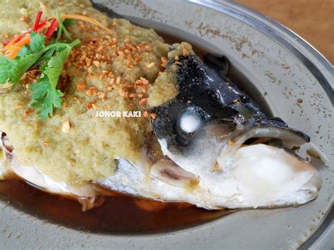 Feilo Heng Steamed Song Fish Head In Johor Bahru 肥佬兴松鱼头肉骨茶 Tony Johor