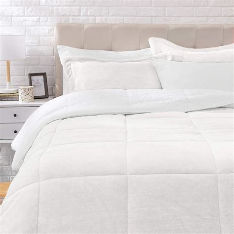 Amazon Basics Ultra Soft Micromink Sherpa Comforter Bed Set Cream