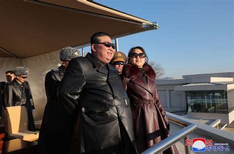 「卵に思想を詰めれば岩をも砕く」金正恩氏、娘と空軍視察 ニコニコニュース