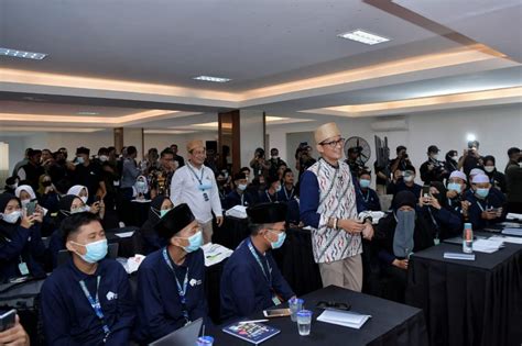 Santri Digitalpreneur Di Tasikmalaya Sandiaga Targetkan Juta