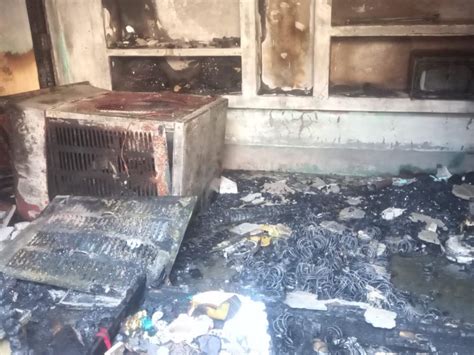 House Caught Fire Due To Short Circuit In Ayodhya अयोध्या में शार्ट