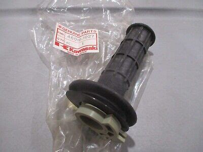 Nos Kawasaki Oem Throttle Grip Assembly Kxt Kdx