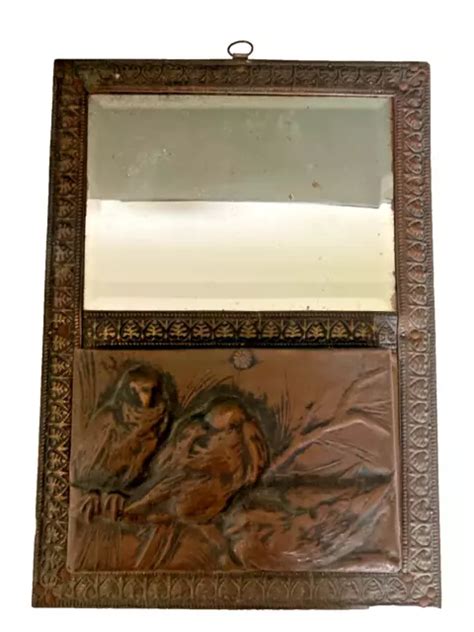 ANCIEN PORTE BROSSE mural miroir décor d oiseaux en laiton repoussé