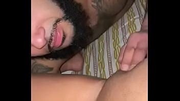 Tatted Lightskin comiendo apretado coño blanco XVIDEOS