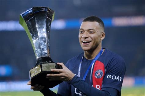 PSG Juara Piala Super Prancis Kylian Mbappe Koleksi Trofi Ke 16 Dalam