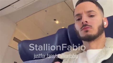 Exhib Dans Le Train Porn Videos T8