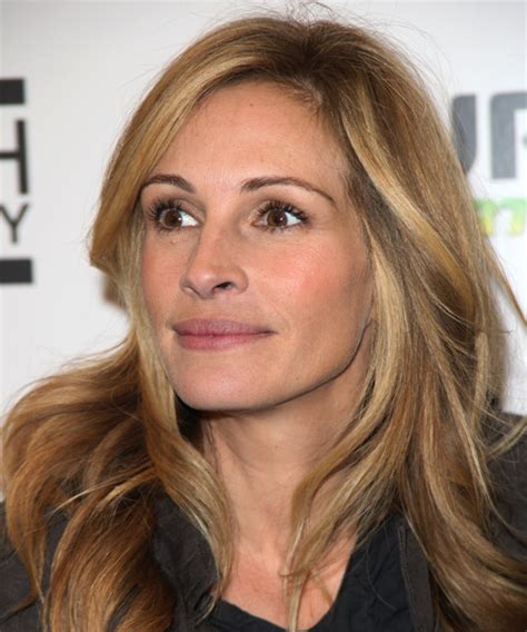 Julia Roberts Long Wavy Blonde Hairstyle With Light Blonde Highlights