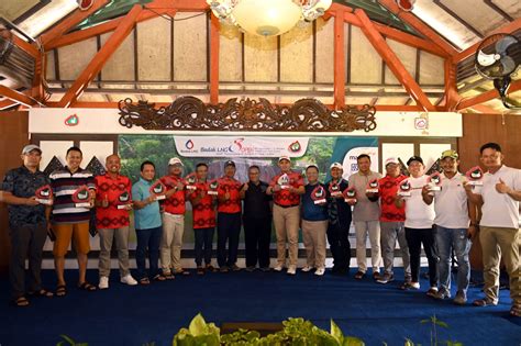 Golfer Tampil Dalam Badak Lng Golf Tournament Open Bontang Post