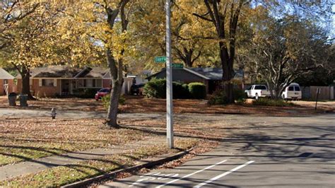 Memphis Police Shoot Gunman Who Opened Fire Outside Jewish School