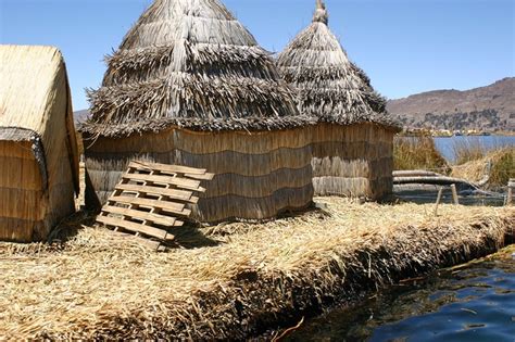 The Floating Islands of Lake Titicaca | Amusing Planet