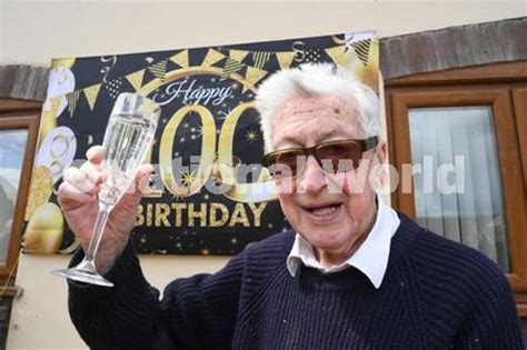 39455687-Bill Swann celebrates his 100th birthday with his neighbours ...