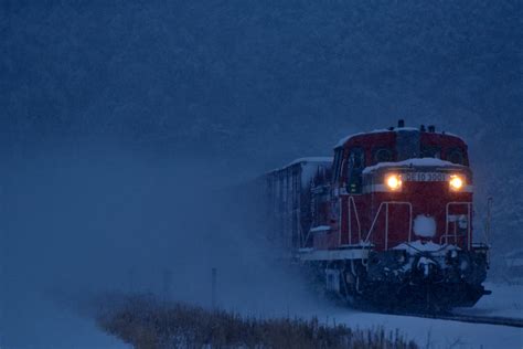 鉄道定番紀行 石巻線の雪の中を行くde10国鉄色牽引のコンテナ貨物（涌谷～前谷地）