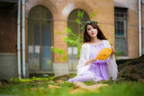 K Asian Bokeh Sitting Dress Wreath Brown Haired Glance Hd