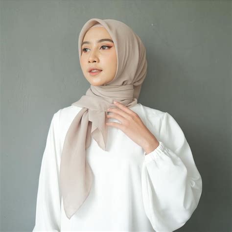 Pin Oleh Nr Izan Di Hijab Poses Gaya Hijab Pas Foto Pemotretan