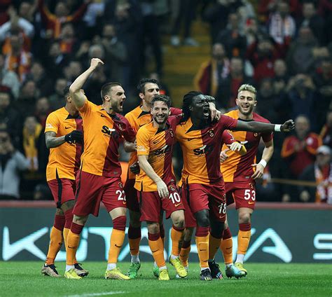 Galatasarayda Devre Aras Nda Ayr Lacak Isimler Belli Oldu Listede