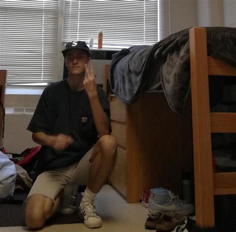 WDYWT FUCK ARTSY PHOTOS NOW R Streetwear