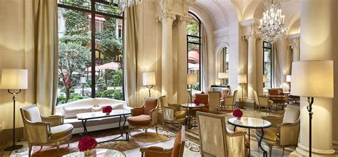 Afternoon Tea - Hôtel Plaza Athénée in Paris | Dorchester Collection