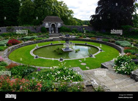 Sunken Round Oval Pond Garden Heywood Gardens Garden Formal Designed