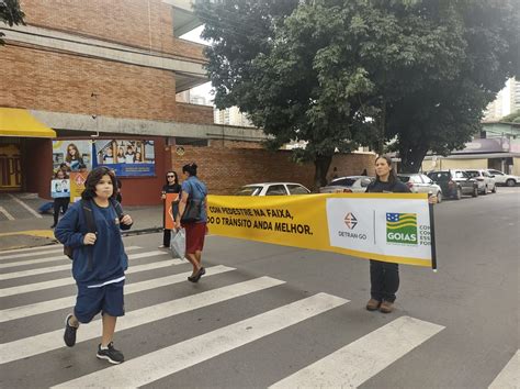 Volta às aulas Detran realiza campanha ações educativas Tribuna