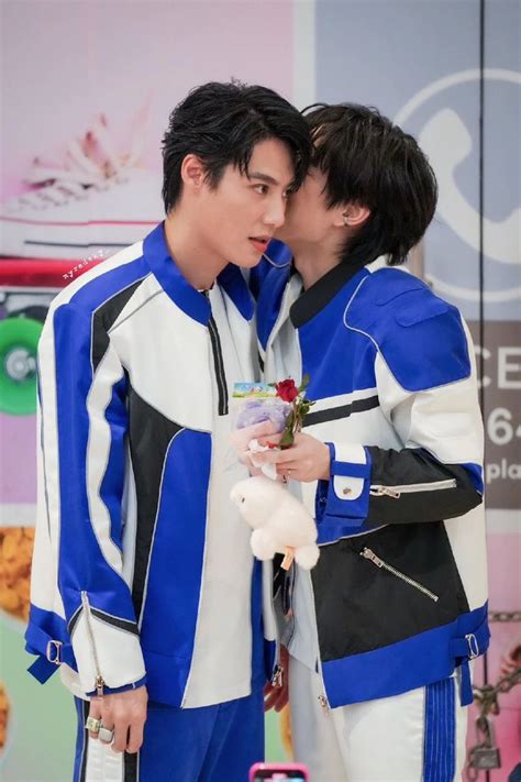 ปกพนโดย Fav ใน Pit Babe ในป 2025