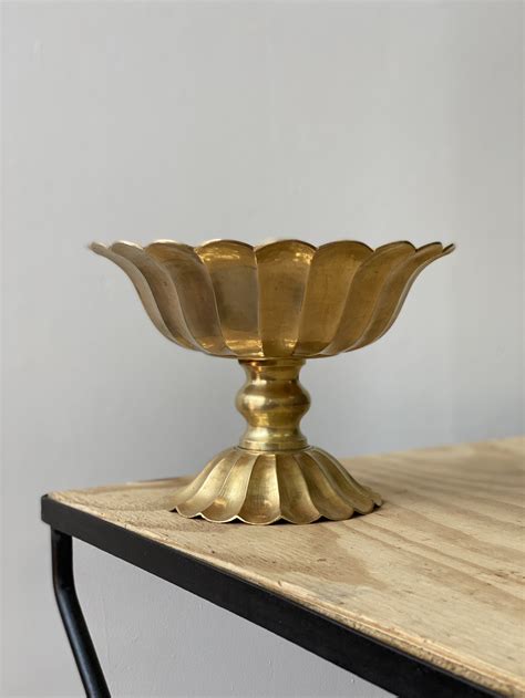 Vintage Hollywood Regency Scalloped Brass Compote Pedestal Bowl Circa