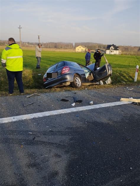 Koszmarny Wypadek Na Drodze Krajowej Numer W Powiecie Kieleckim