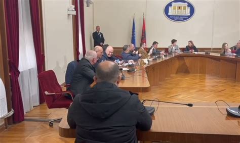 Opozita bllokon Komisionin i Reformës Zgjedhore reagon Blendi Klosi