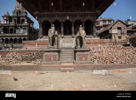 Kathmandu Nepal 2nd May 2015 Nepalese Police And Army Clean Patan