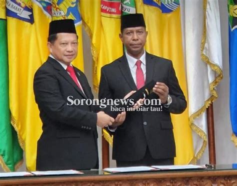 Selamat Prof Apolo Safanpo Dilantik Jadi Sekda Provinsi Papua Selatan