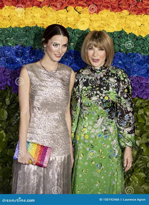 Anna Wintour and Bee Shaffer at the 2019 Tony Awards Editorial Photo ...