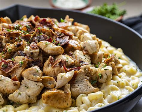 Chicken Bacon Ranch Macaroni And Cheese In A Skillet Cheesy Macaroni