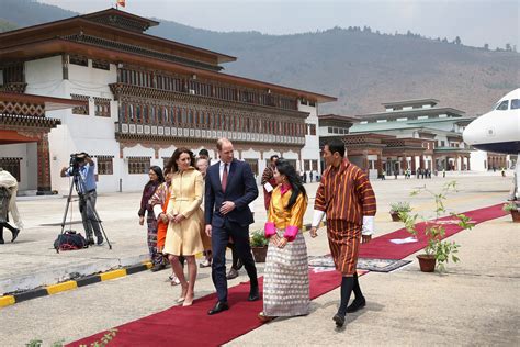 Will and Kate met Bhutan's equally-hot king and queen | khou.com