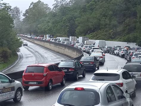 Caminhoneiro Fica Ferido Ao Tentar Furar Bloqueio De Bolsonaristas Na