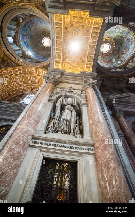 Interior of St. Peter's Basilica Stock Photo - Alamy