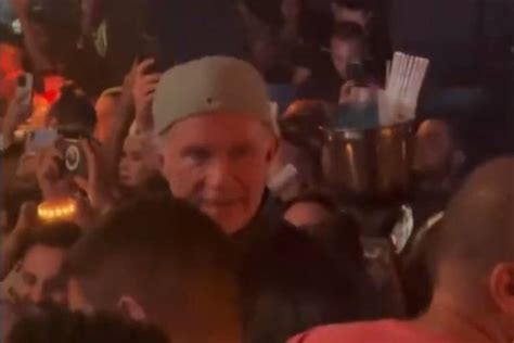 Músico do Red Hot Chilli Peppers vê show de Jorge e Mateus 09 11 2023 Música F5