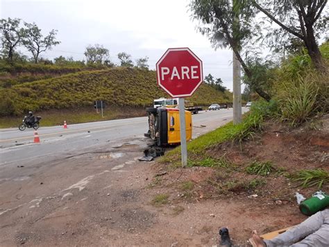 Acidente Entre Dois Carros Deixa Feridos Na Rodovia Raposo Tavares Em