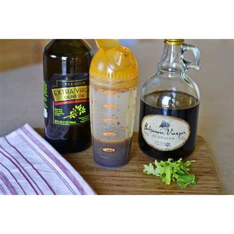 How to Make Balsamic Vinegar Olive Oil Dressing | Our Everyday Life