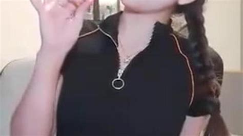 Hot Girl Showing Off Tnaflix