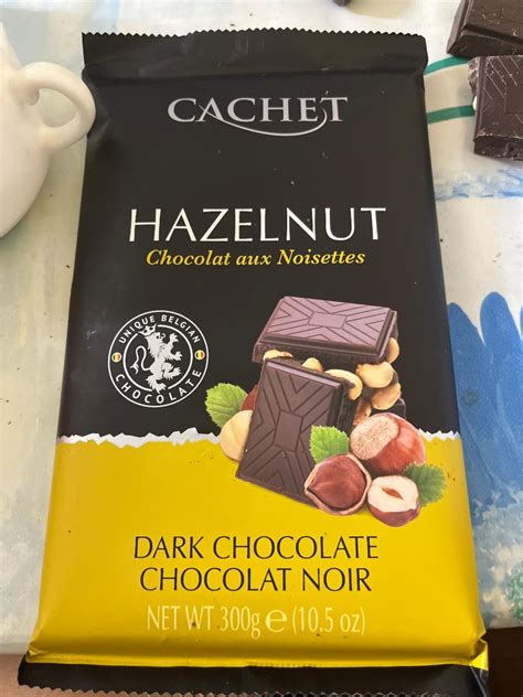 Шоколад Dark Chocolate Hazelnut Cachet - калорійність, харчова цінність ...