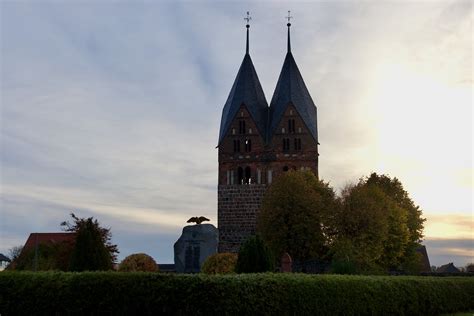 Alte Kirche Von Lugau Zum Sonnenaufgang Kruemel Kandis Flickr