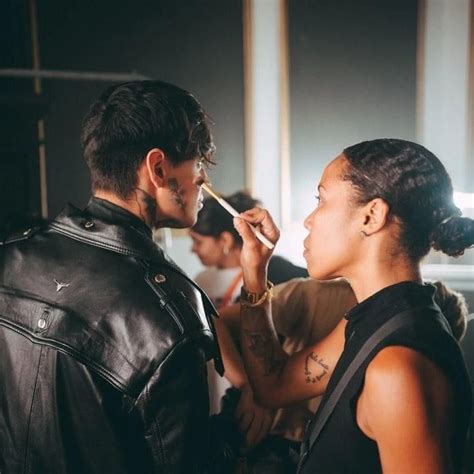 Pin By Nathalie Adamy On C R O Cro Nude Ugu