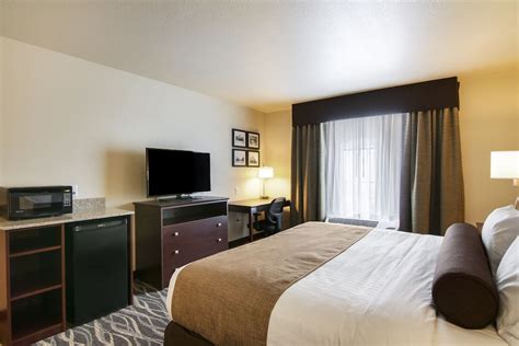 Cobblestone Inn & Suites at UW Stout Downtown Menomonie Menomonie ...