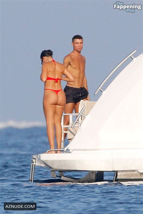 Georgina Rodriguez Sexy Seen With Cristiano Ronaldo Showing Off Her Spicy Bikini Body On A Yacht