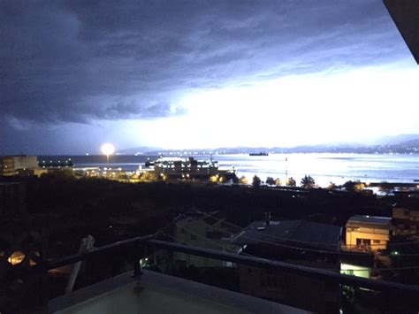 Maltempo è una notte tempestosa in Calabria e Sicilia nuovo forte