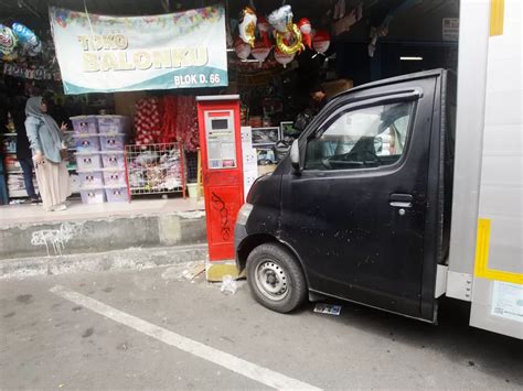 Terbengkalai Mesin Parkir