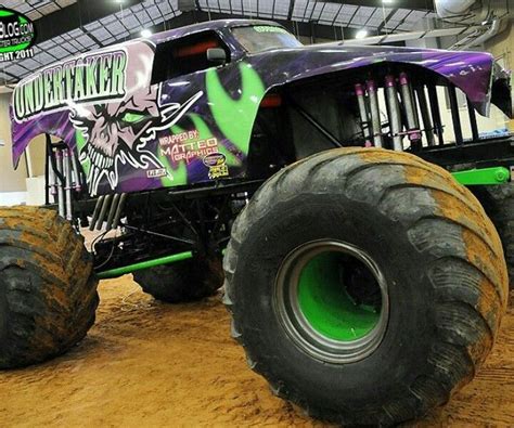 316 best images about Monster Trucks on Pinterest | Giant truck, Trucks ...